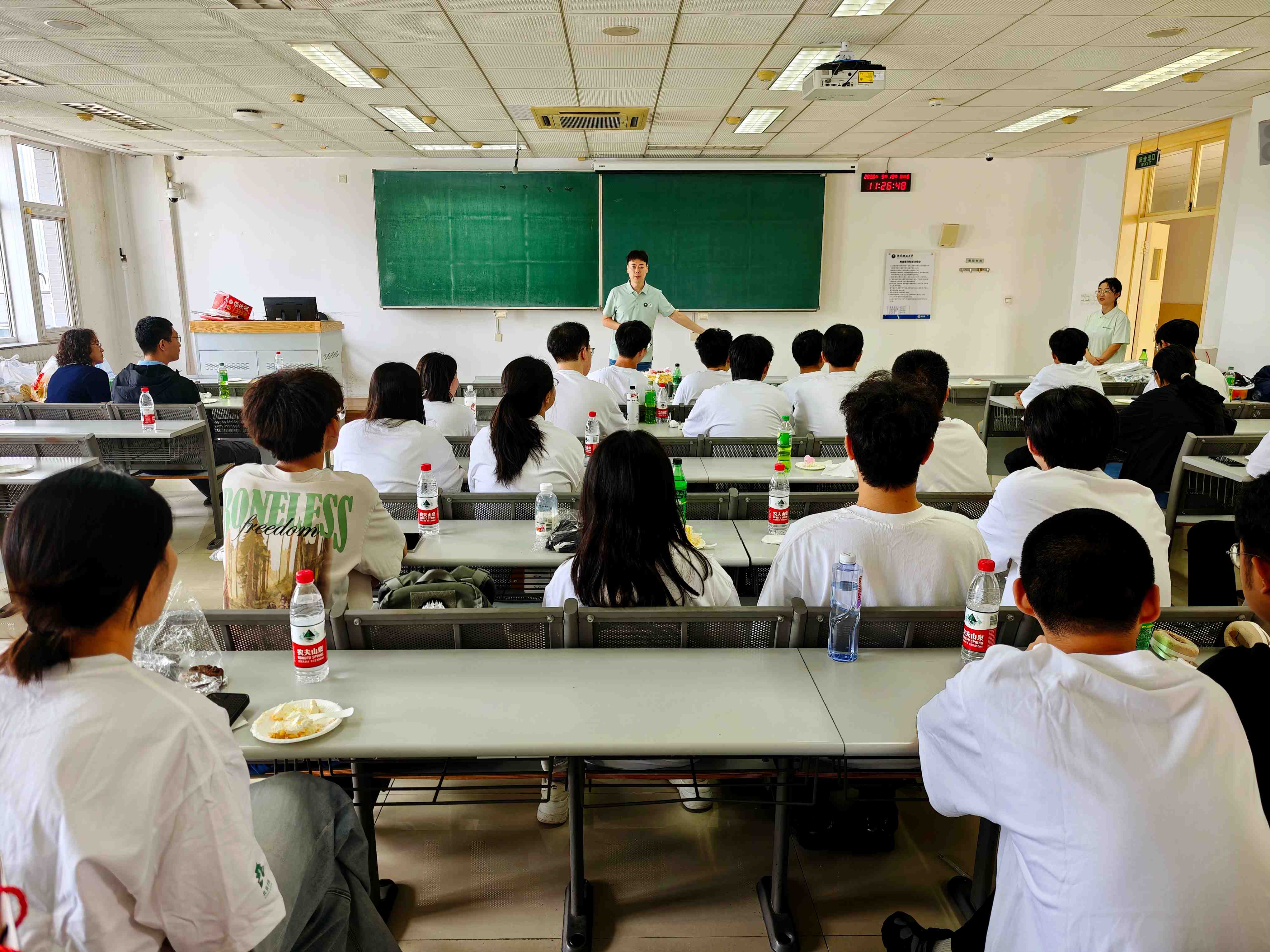校友返校.jpg